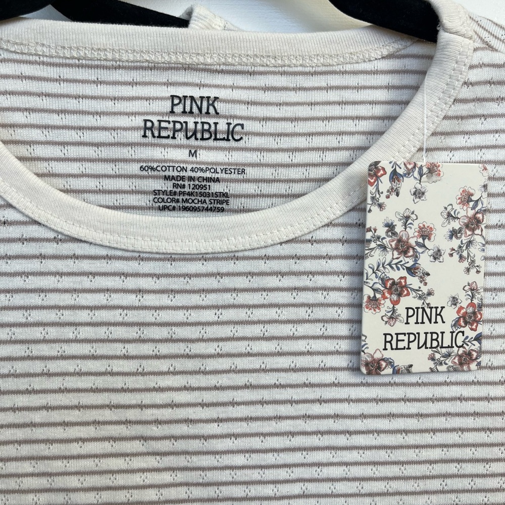 NWT PINK REPUBLIC (2) Cropped T-Shirt - Picture 5 of 5